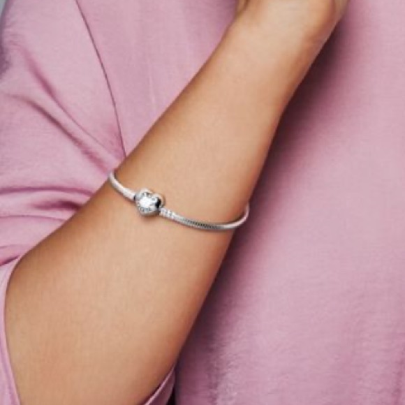 SOLD -Pandora heart clasp bracelet - Picture 2 of 4